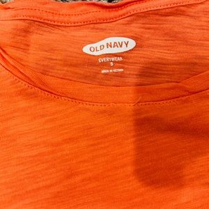 Salmon color old navy t-shirt